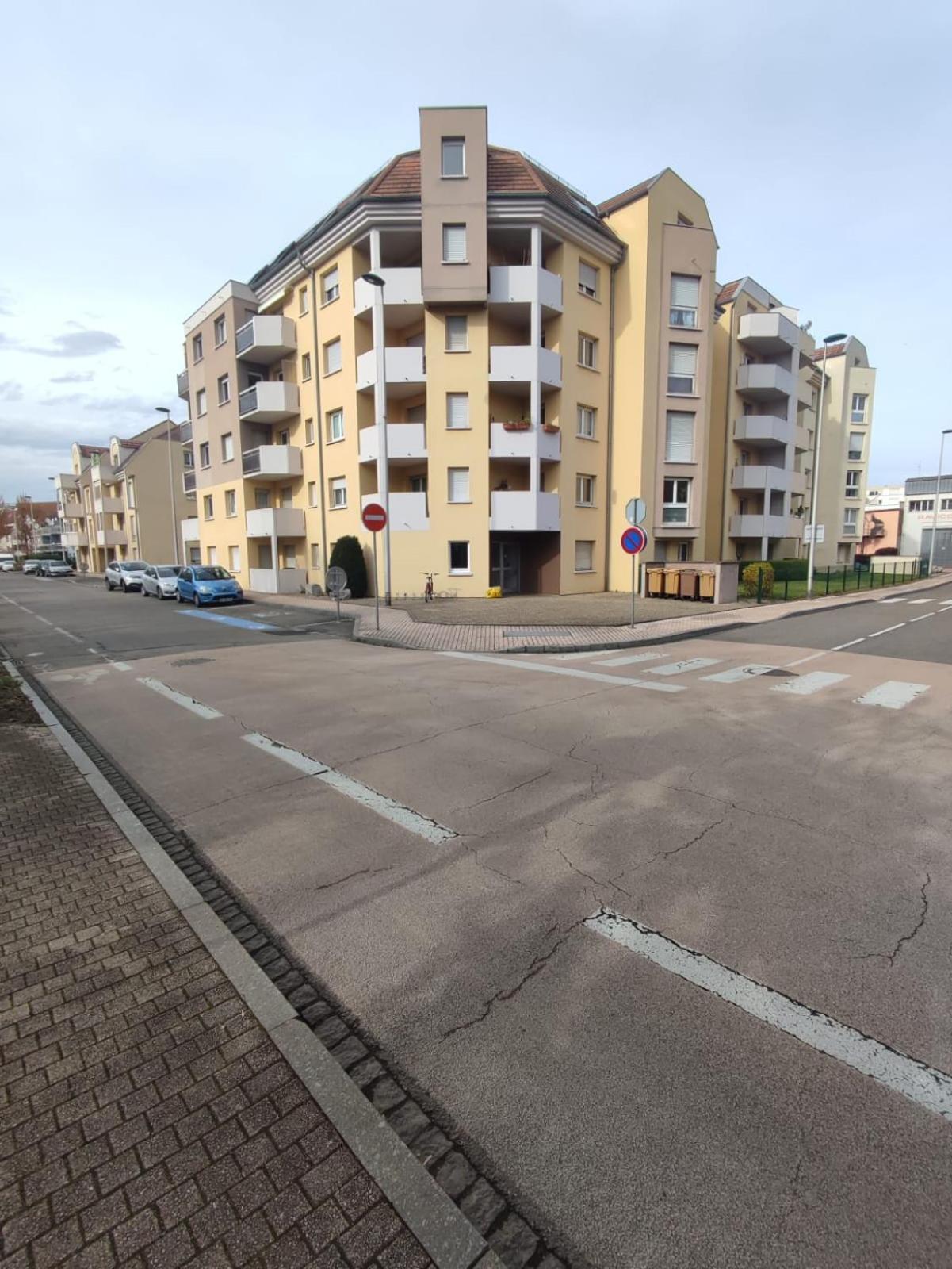Апартаменты Douillet-Kanamappart-Euroairport Сен-Луи Экстерьер фото